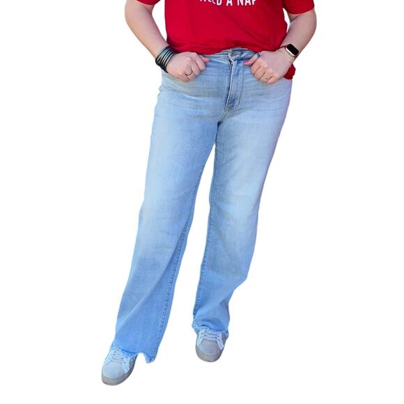 Judy Blue High Waist Light Wash Straight Leg Size 13/31 - Picture 3 of 13